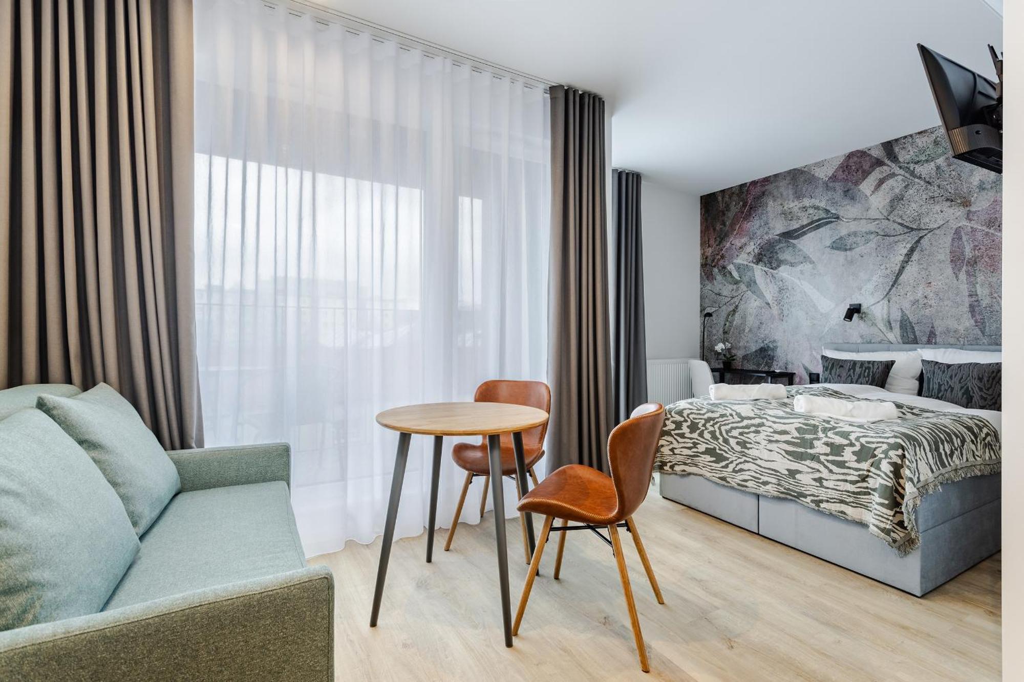 Stylowe Studio Very Berry W Poznaniu Z Parkingiem I Balkonem By Noclegi Renters 外观 照片